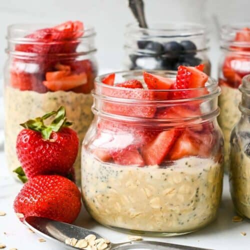 featured image for this protein overnight oats recipe