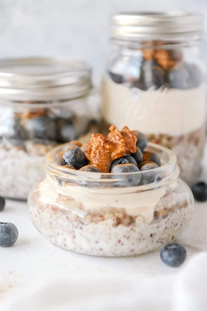 Quinoa Parfait Jar - Plant Based Breakfast. Easy whole food breakfast idea that is easy and simple to make. Perfect healthy breakfast that is high in protein and can be made ahead for busy mornings on the go