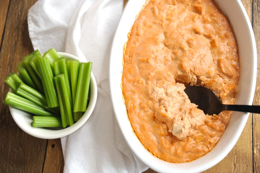 easy low carb crockpot dip recipe for parties that are low carb and simple to cook