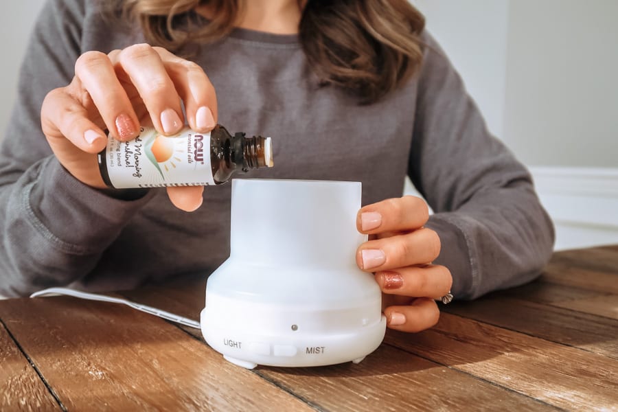 Looking to reduce stress naturally? healthy Lifestyle Blogger Momma Fit lyndsey is sharing her simple routine for how to reduce stress with natural products