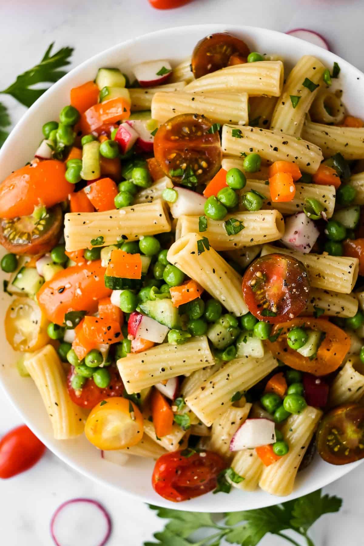 bowl of italian pasta salad with no meat.