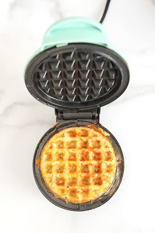 how to make a chaffle in a chaffle maker with video instructions