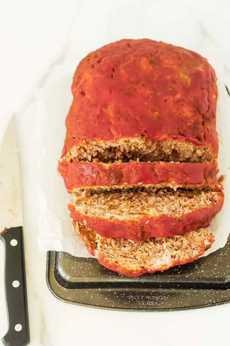 easy healthy homemade meatloaf made with beef and turkey. Momma Fit Lyndsey shares her best grandma's meatloaf recipe with ranch seasoning and is perfect for dinner or made into a sandwich. How to make old fashioned meatloaf with a modern twist!