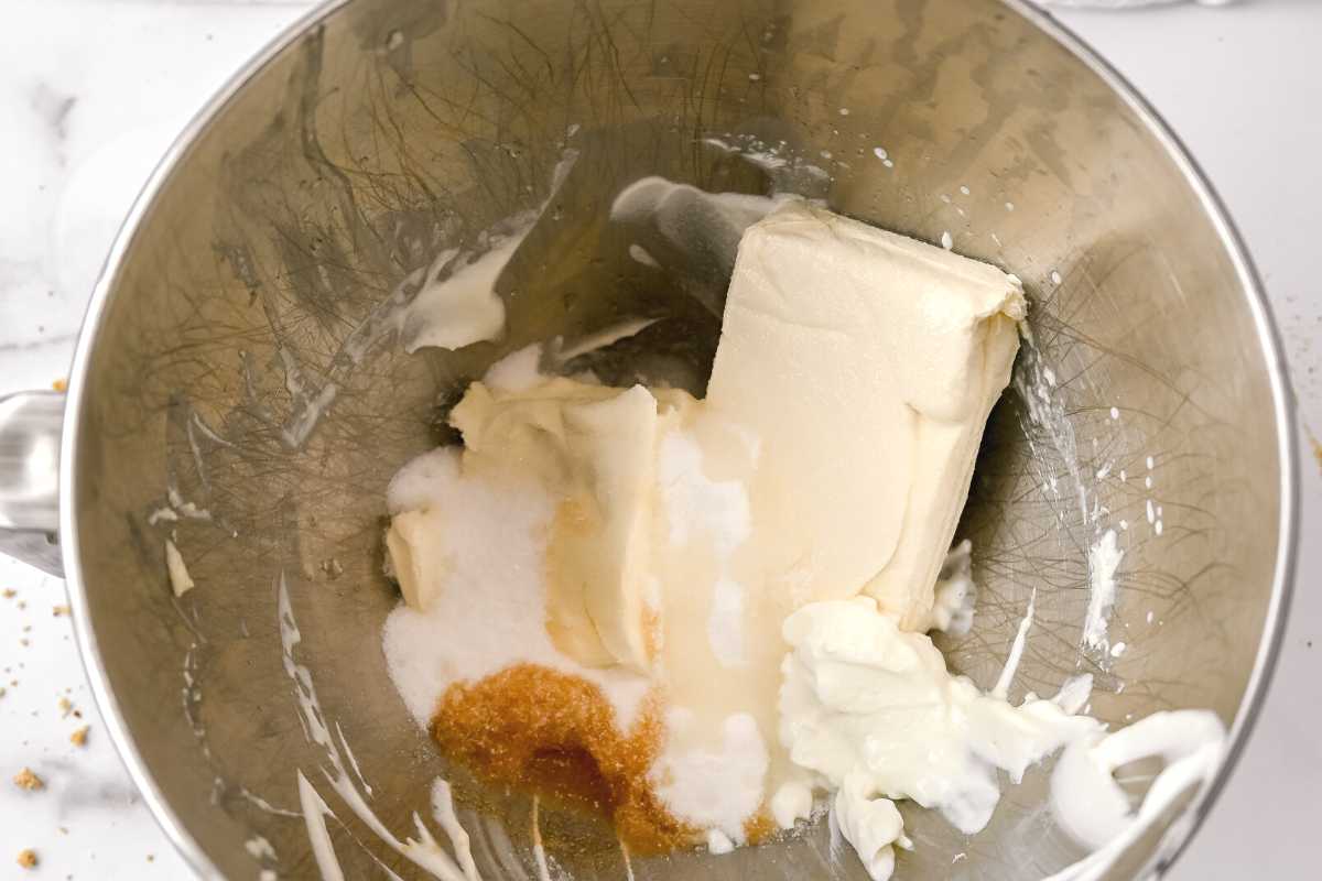 no bake keto cheesecake ingredients in a bowl.